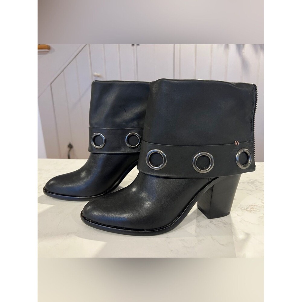 Calvin Klein Jeans Women’s Black Grommet Detail Women's Ankle Boots, 7